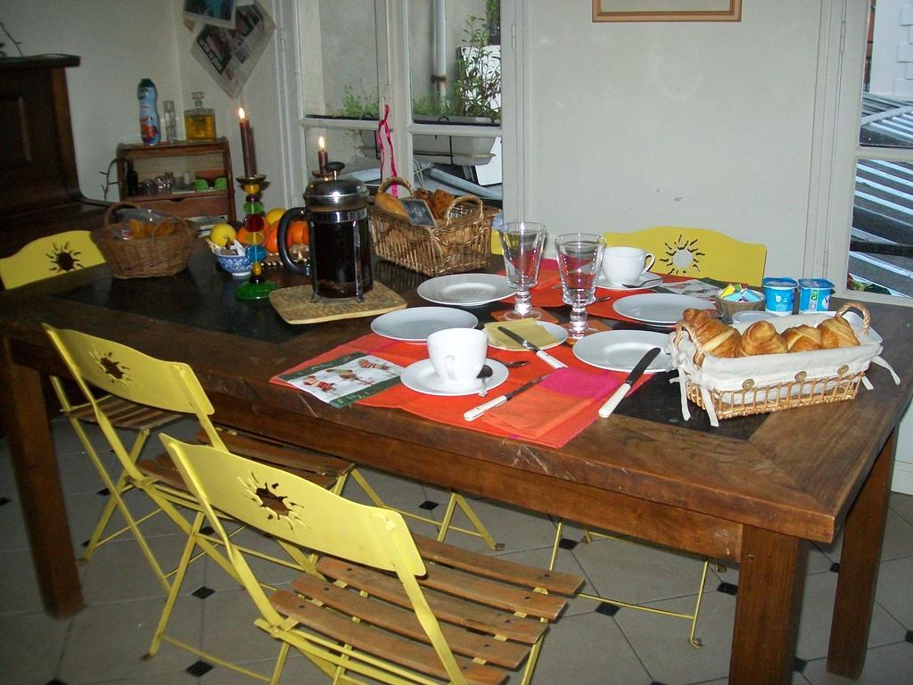 פריז Chambre D'Hote Des Artistes מראה חיצוני תמונה